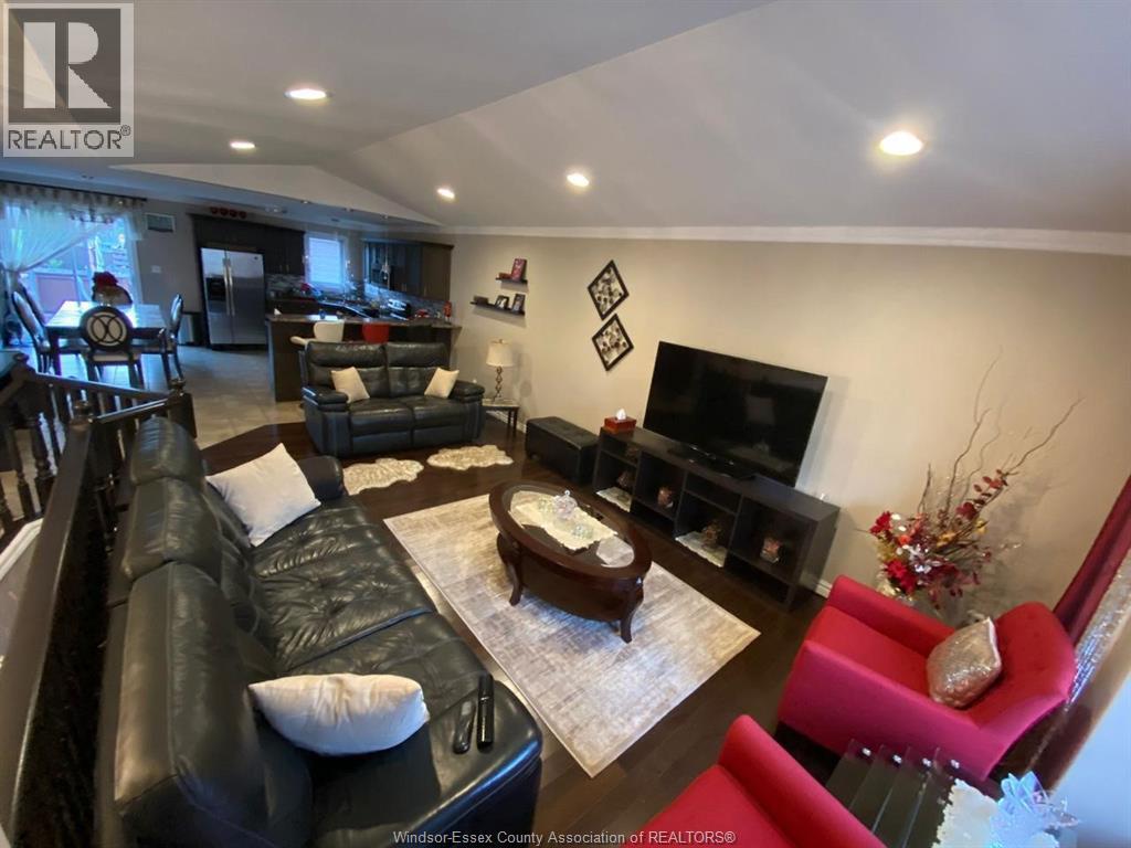 722 Newport Crescent, Windsor, ON - Indoor