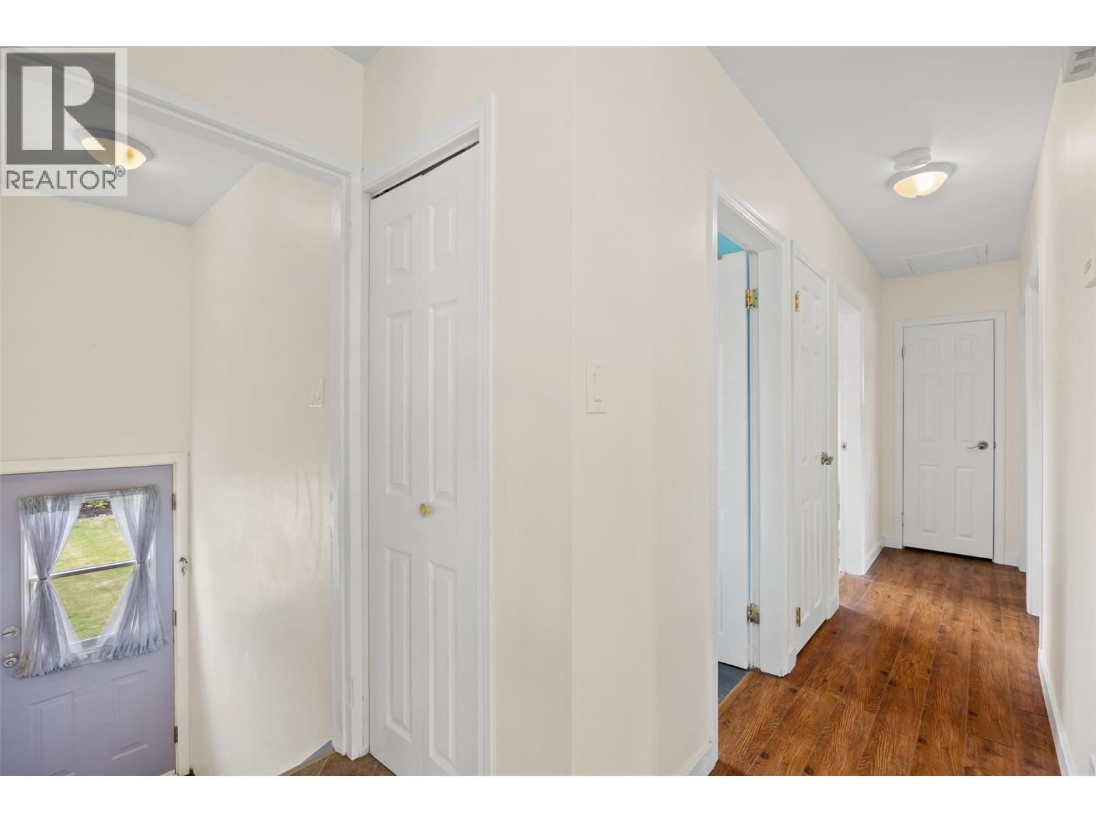 2150 Ponderosa Avenue, Kamloops, BC - Indoor Photo Showing Other Room