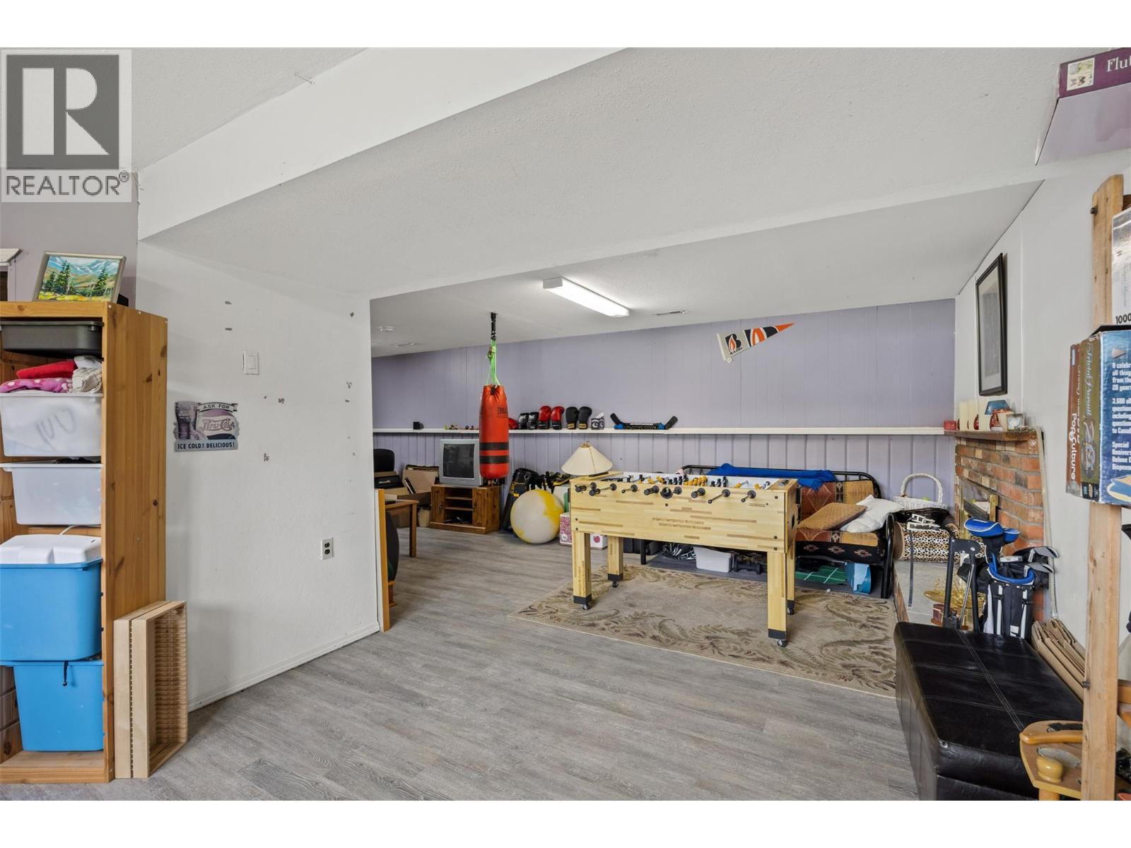 2150 Ponderosa Avenue, Kamloops, BC - Indoor