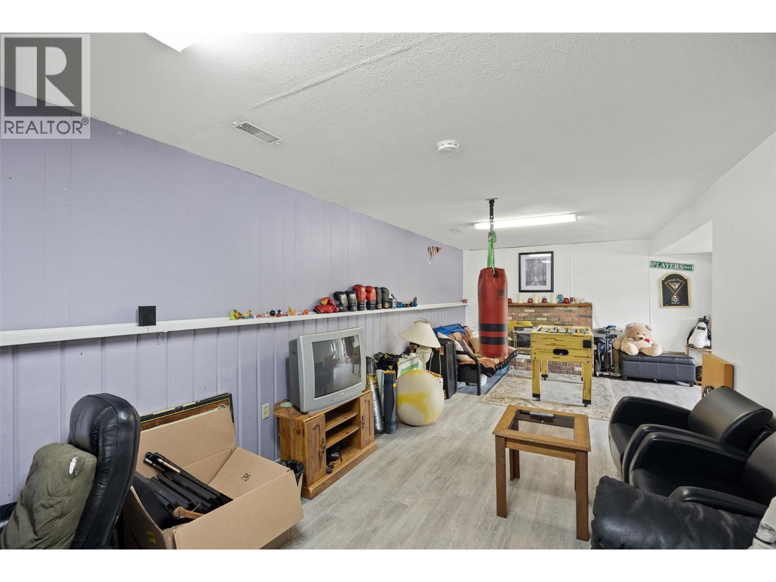 2150 Ponderosa Avenue, Kamloops, BC - Indoor