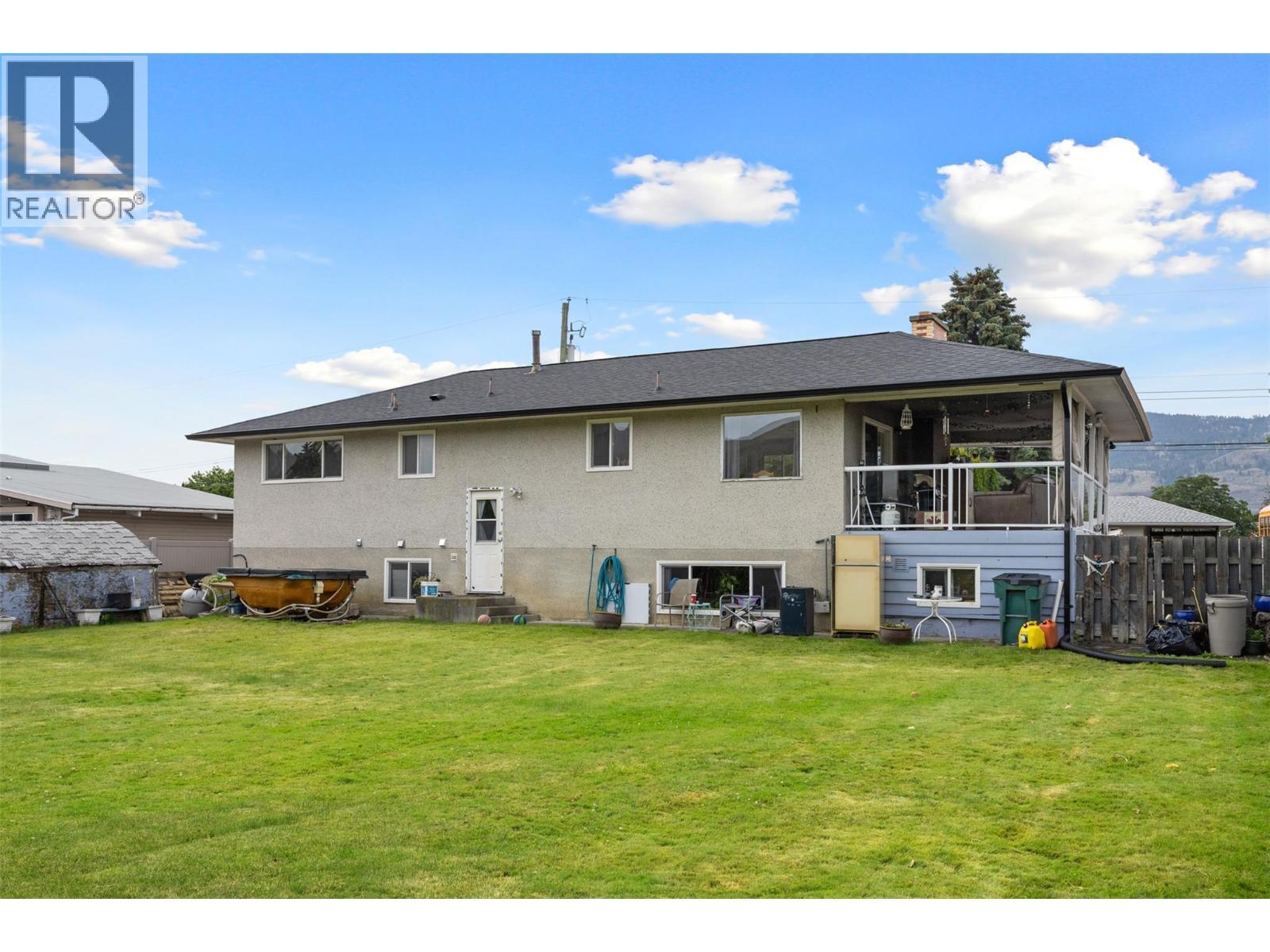 2150 Ponderosa Avenue, Kamloops, BC - Outdoor With Exterior