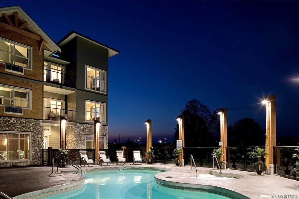 315B-1730 Riverside Lane, Courtenay, BC - Outdoor With In Ground Pool