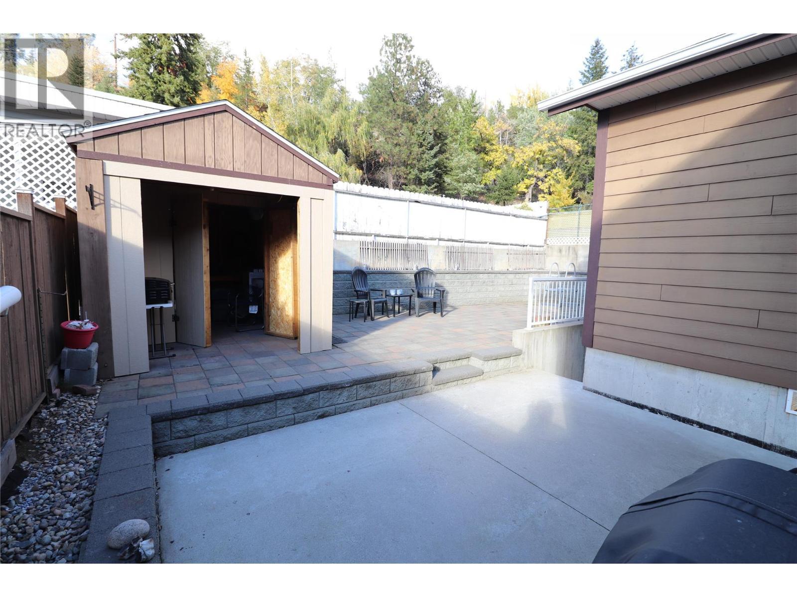 back yard - 2311 Columbia Avenue, Trail, BC