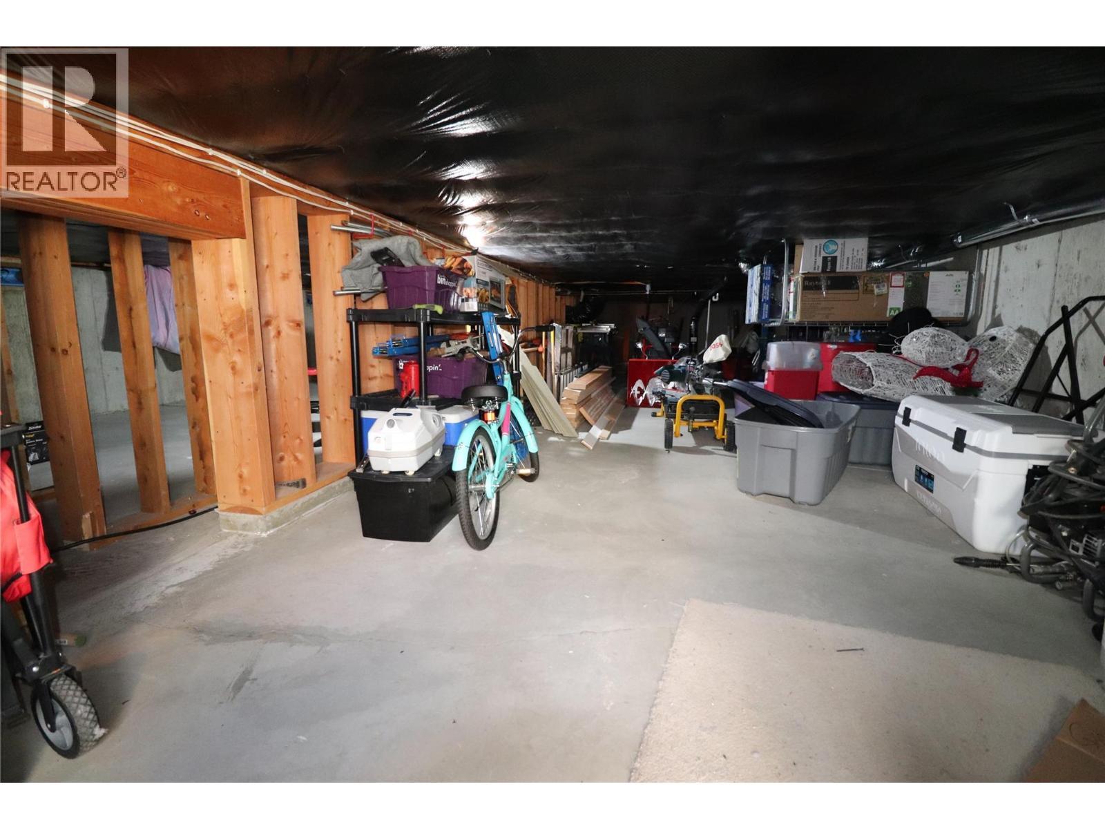 full clean crawl space with lights. Great storage - 2311 Columbia Avenue, Trail, BC