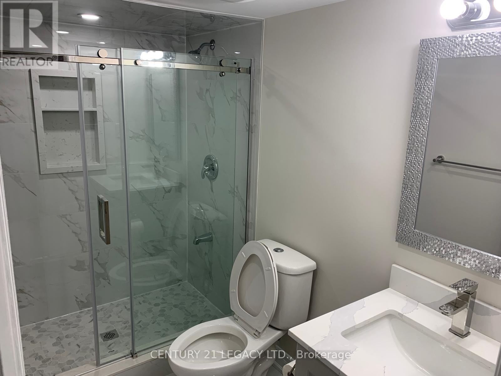 32 Helderman Street, Caledon, ON - Indoor Photo Showing Bathroom