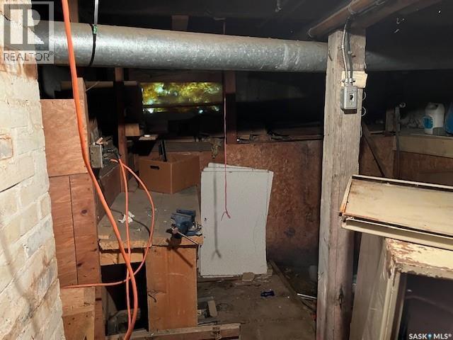 202 3Rd Avenue, Young, SK - Indoor