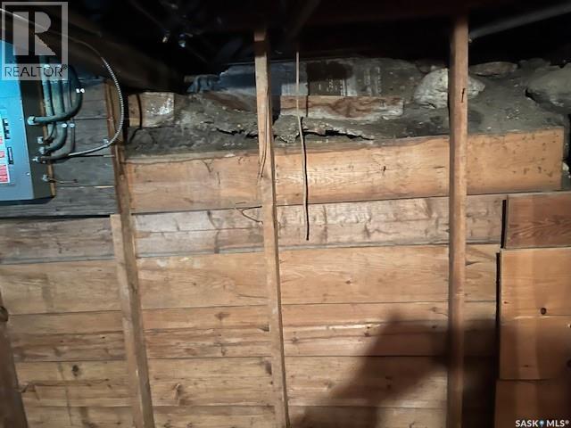 202 3Rd Avenue, Young, SK - Indoor