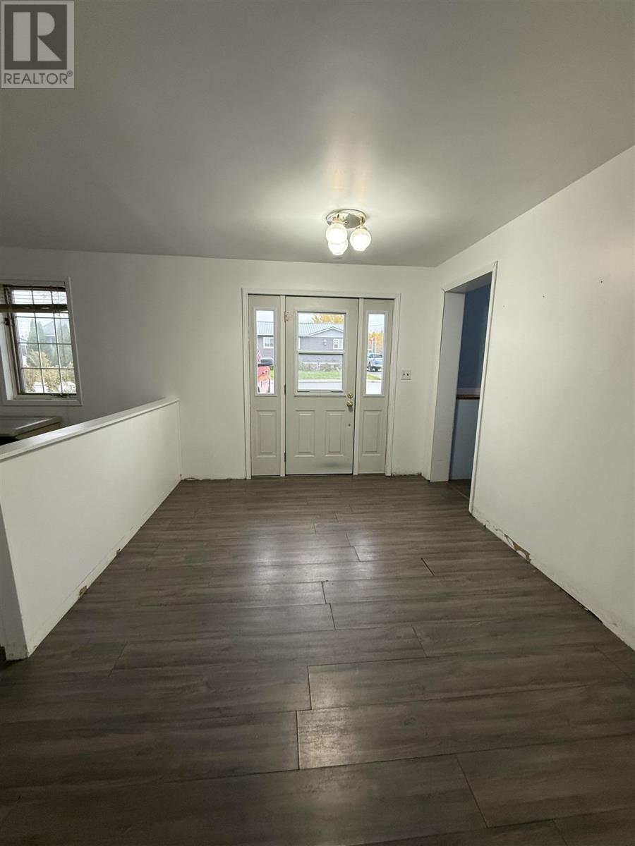 6 Rue Des Pins, Dubreuilville, ON - Indoor Photo Showing Other Room