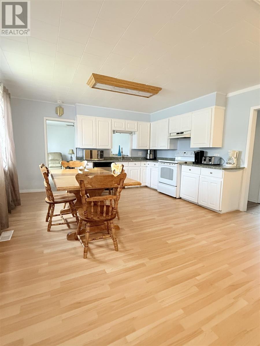 6 Rue Des Pins, Dubreuilville, ON - Indoor