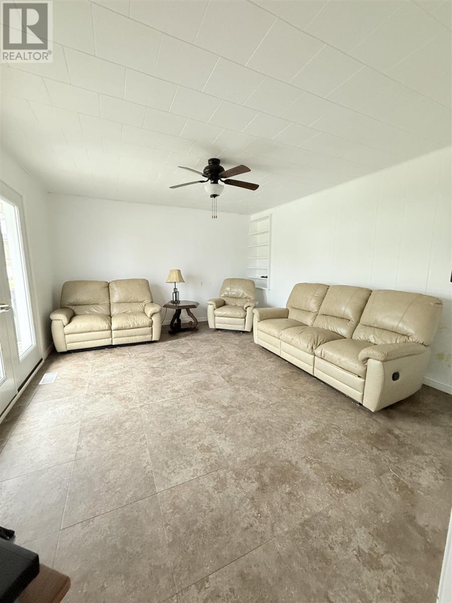 6 Rue Des Pins, Dubreuilville, ON - Indoor