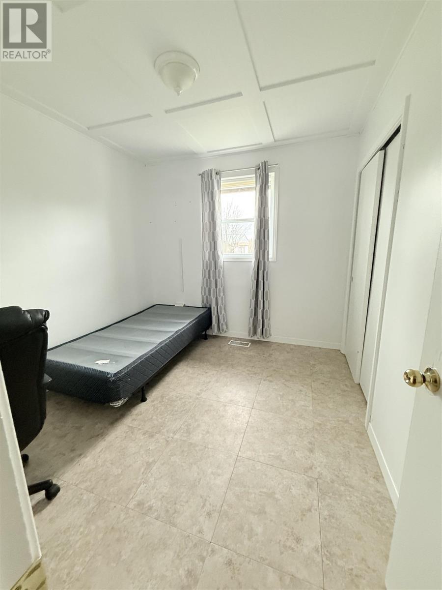 6 Rue Des Pins, Dubreuilville, ON - Indoor Photo Showing Other Room