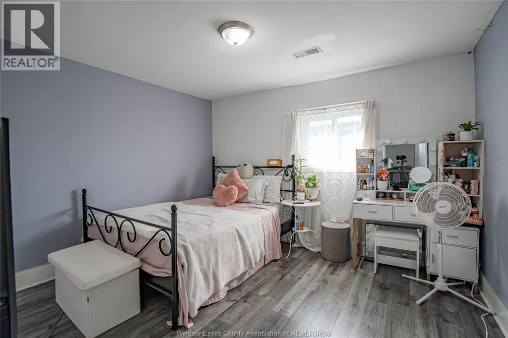 1158 Parent Avenue, Windsor, ON - Indoor Photo Showing Bedroom