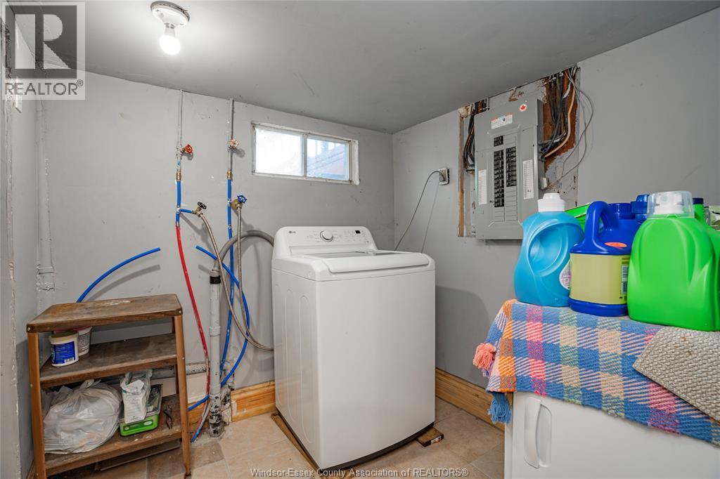 1158 Parent Avenue, Windsor, ON - Indoor Photo Showing Laundry Room