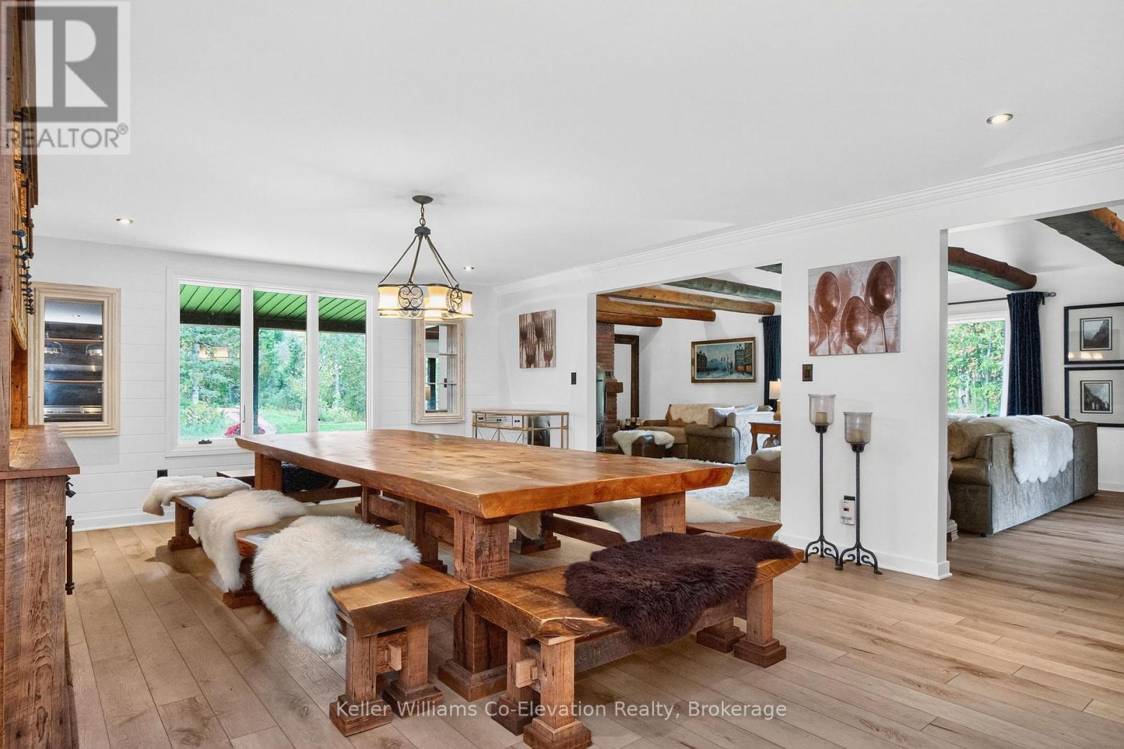 1076 Beaver Lane, Springwater, ON - Indoor Photo Showing Dining Room