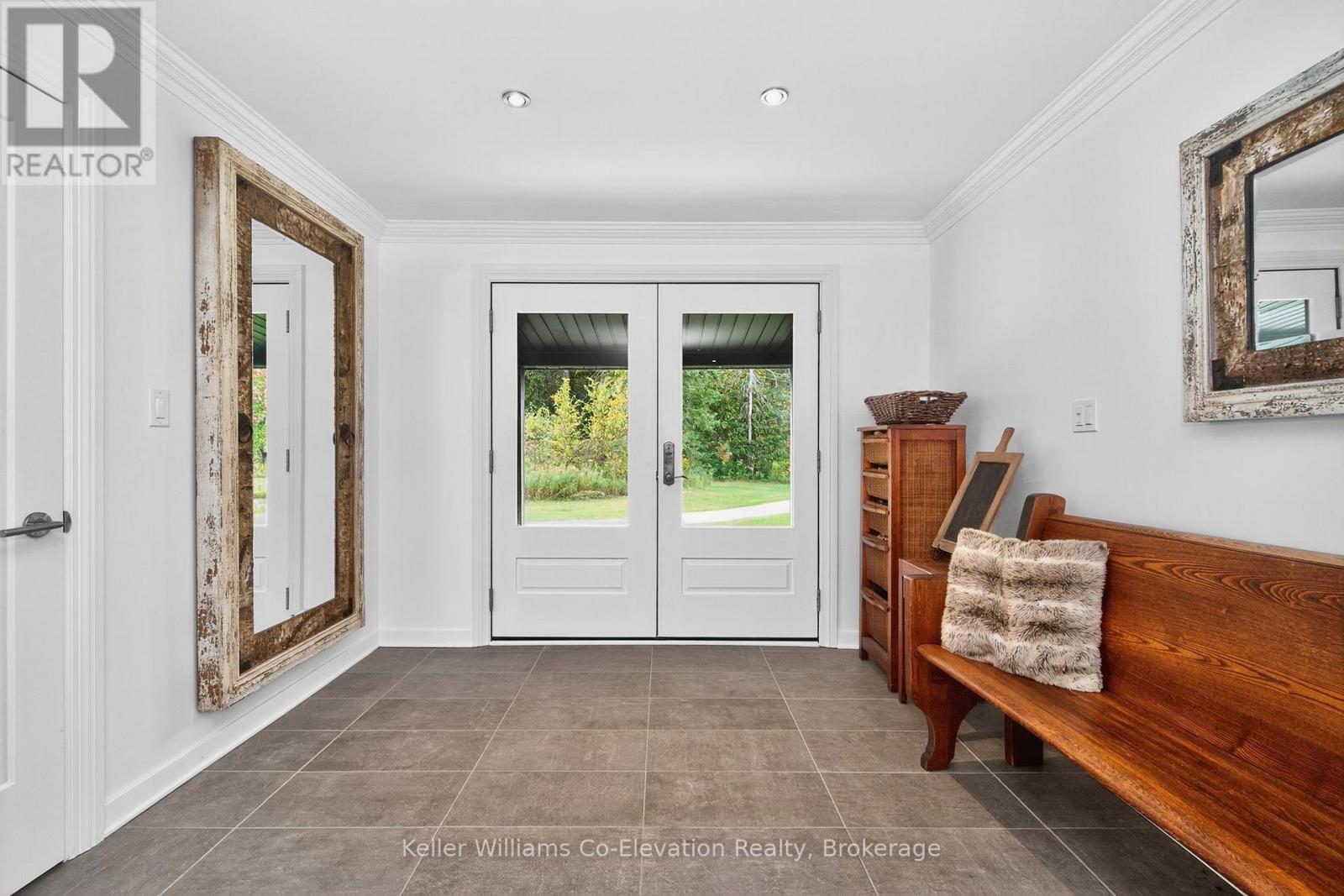 1076 Beaver Lane, Springwater, ON - Indoor Photo Showing Other Room