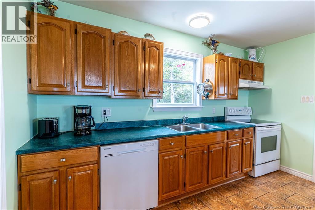 502 Hardwick Road, Hardwicke, NB - Indoor Photo Showing Kitchen With Double Sink