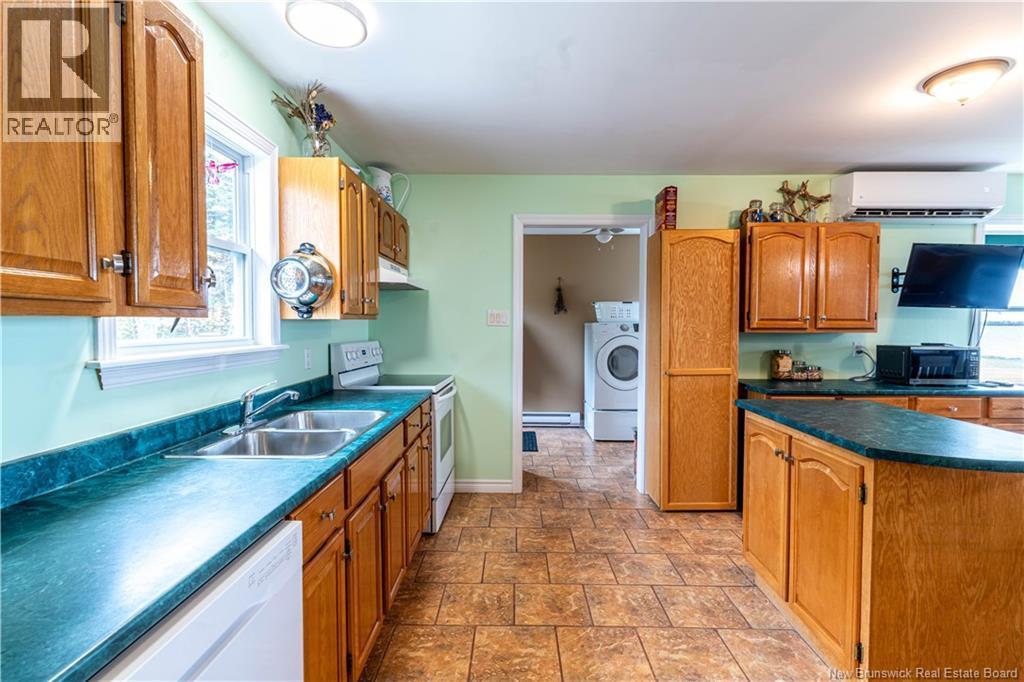 502 Hardwick Road, Hardwicke, NB - Indoor Photo Showing Kitchen With Double Sink