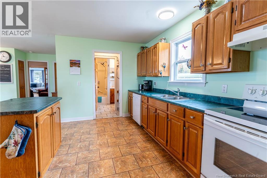 502 Hardwick Road, Hardwicke, NB - Indoor Photo Showing Kitchen With Double Sink