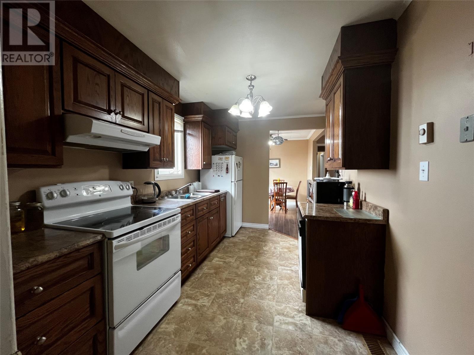 18 Lower Road, Hearts Delight-Islington, NL - Indoor Photo Showing Kitchen