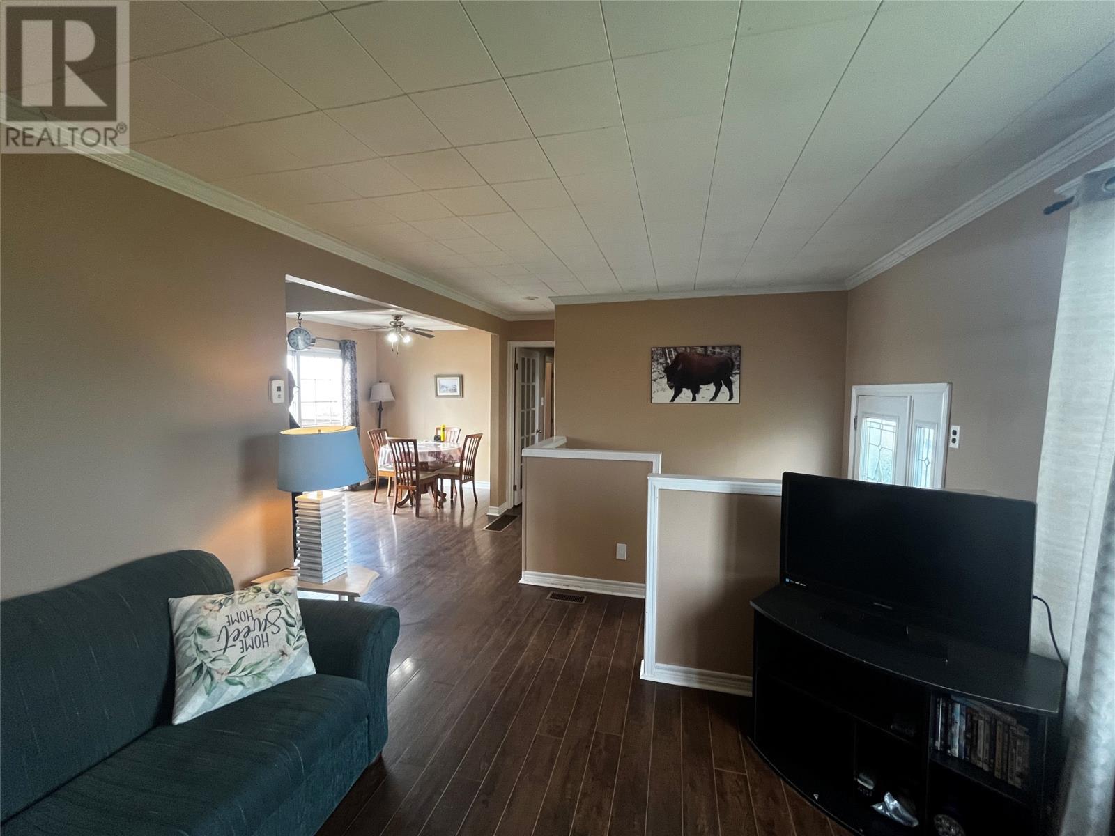 18 Lower Road, Hearts Delight-Islington, NL - Indoor Photo Showing Living Room