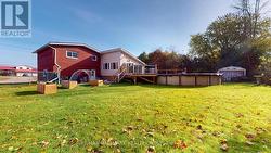 fully fenced back yard -