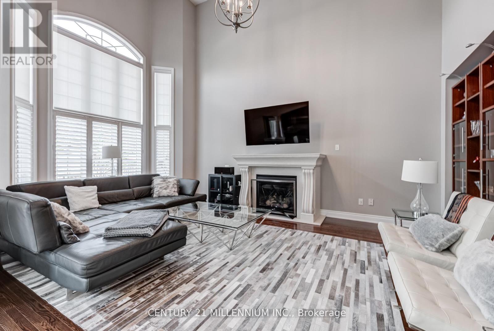 29 Eiffel Boulevard, Brampton, ON - Indoor Photo Showing Living Room With Fireplace