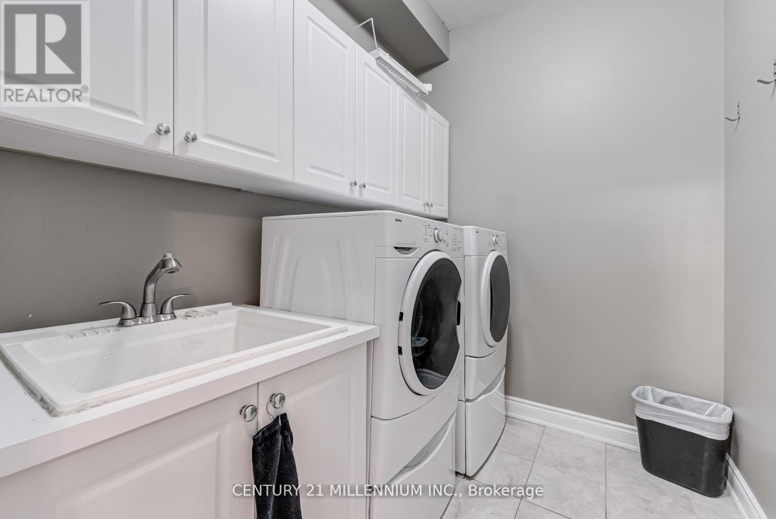 29 Eiffel Boulevard, Brampton, ON - Indoor Photo Showing Laundry Room