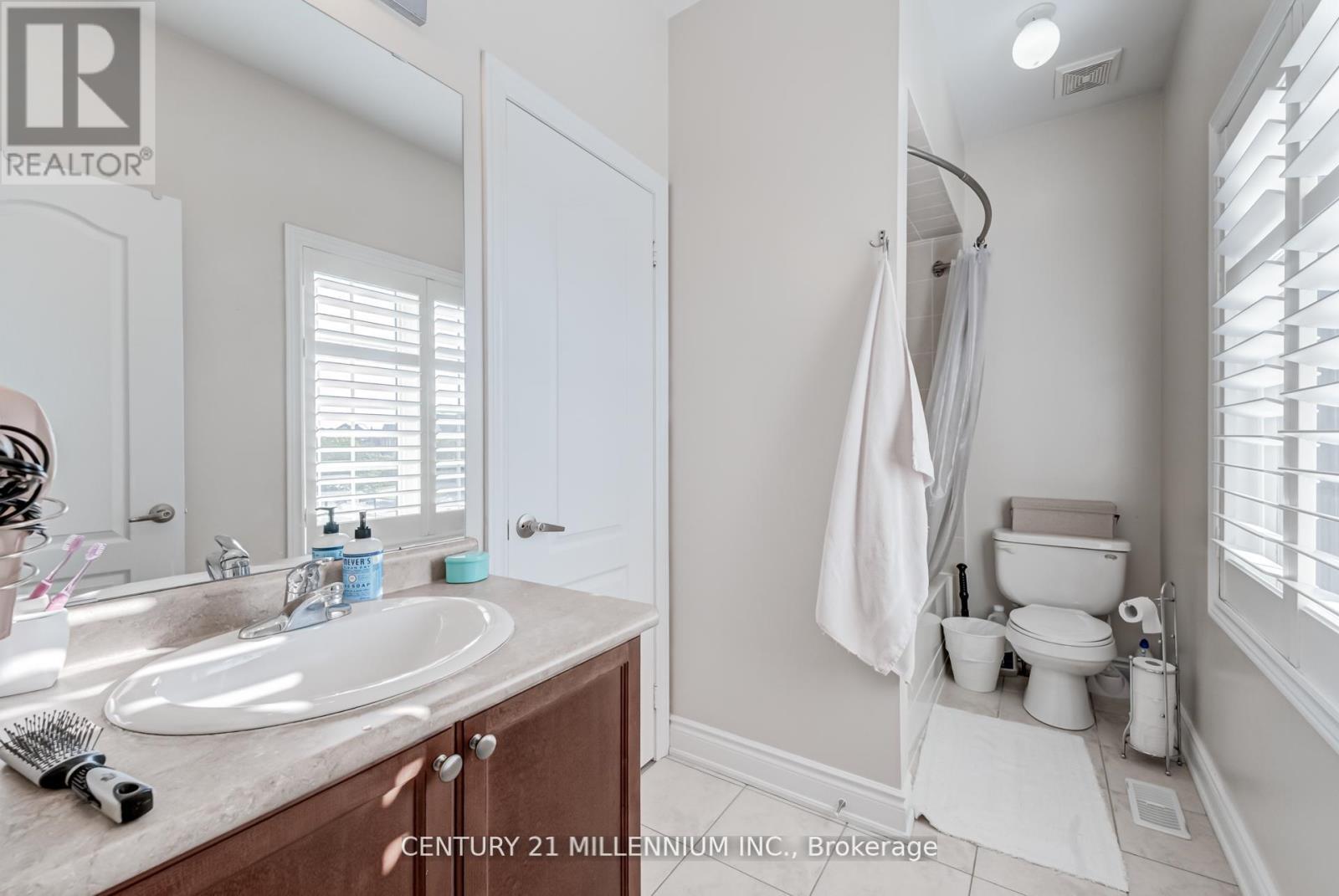 29 Eiffel Boulevard, Brampton, ON - Indoor Photo Showing Bathroom