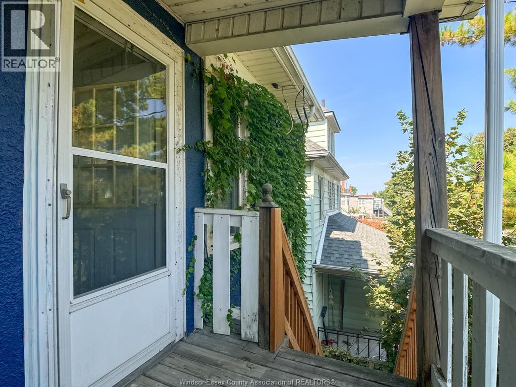 328 Gladstone, Windsor, ON - Outdoor With Exterior