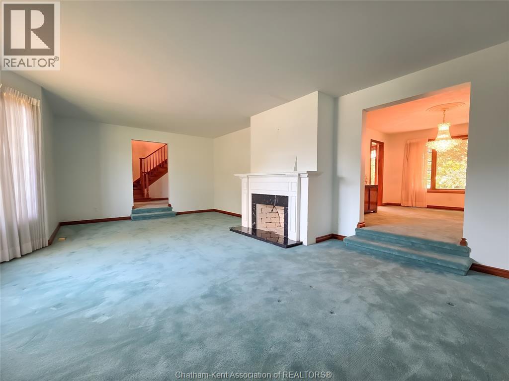 70 Braemar Boulevard, Chatham, ON - Indoor With Fireplace