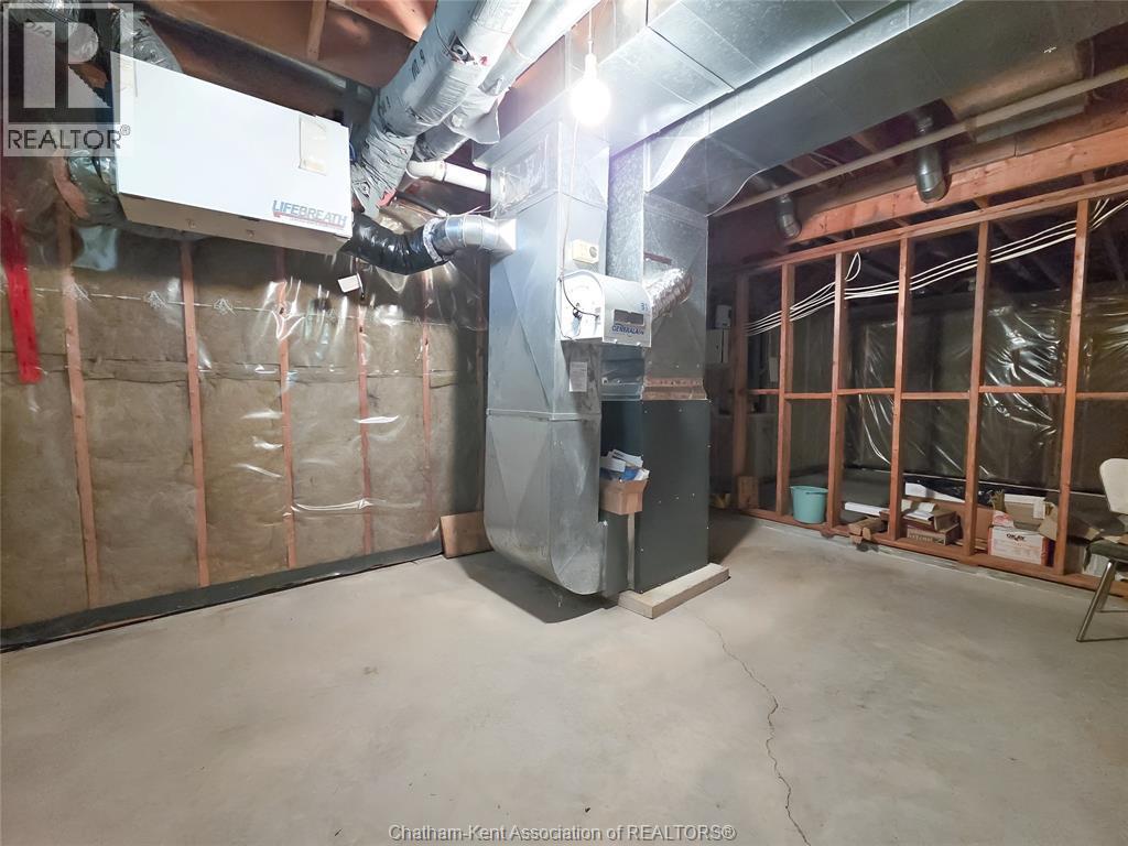 70 Braemar Boulevard, Chatham, ON - Indoor Photo Showing Basement