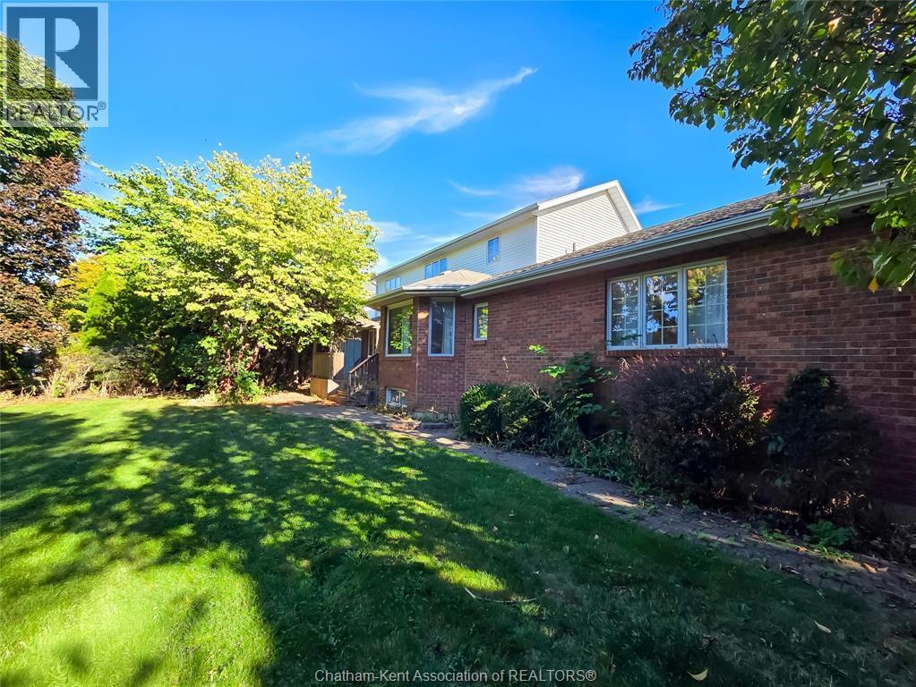 70 Braemar Boulevard, Chatham, ON - Outdoor