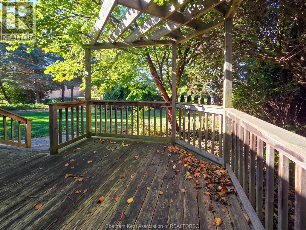 70 Braemar Boulevard, Chatham, ON - Outdoor With Deck Patio Veranda