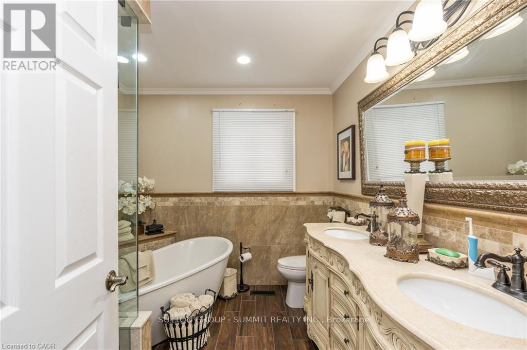 2545 Pollard Drive, Mississauga, ON - Indoor Photo Showing Bathroom