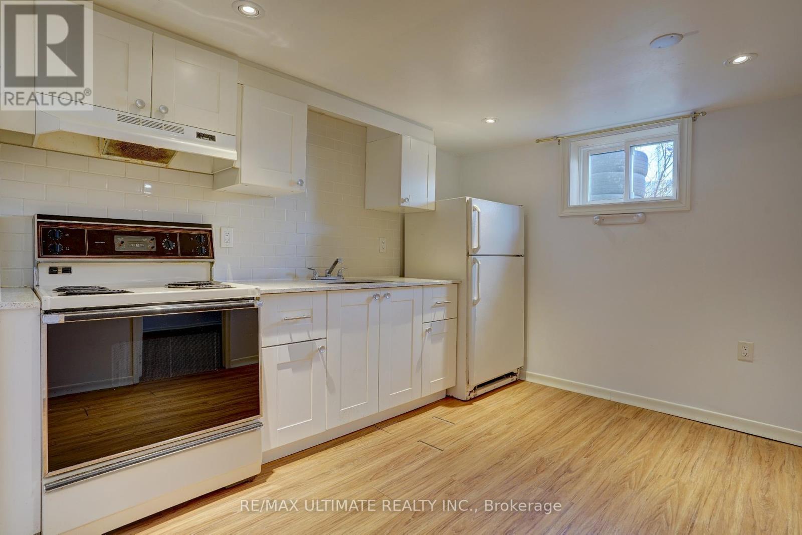 Lower - 23 Falmouth Avenue, Toronto, ON - Indoor Photo Showing Kitchen