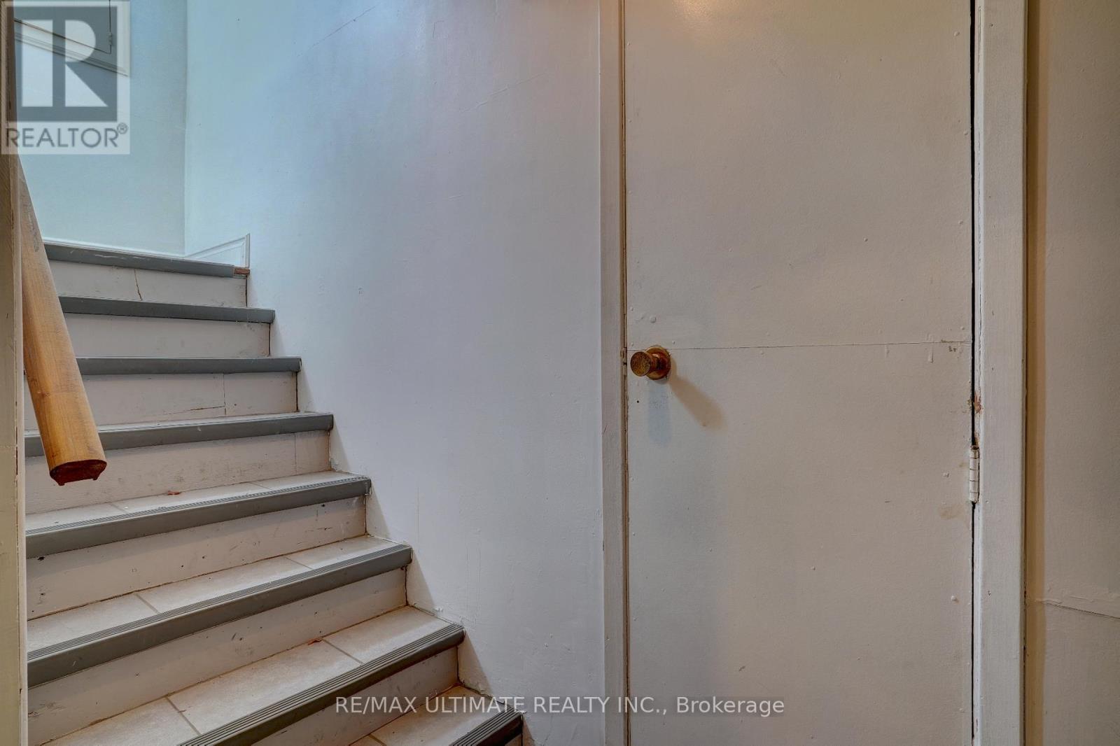 Lower - 23 Falmouth Avenue, Toronto, ON - Indoor Photo Showing Other Room