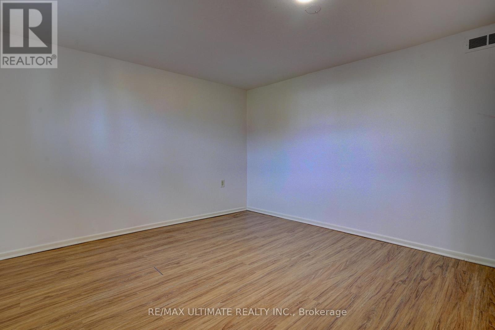 Lower - 23 Falmouth Avenue, Toronto, ON - Indoor Photo Showing Other Room