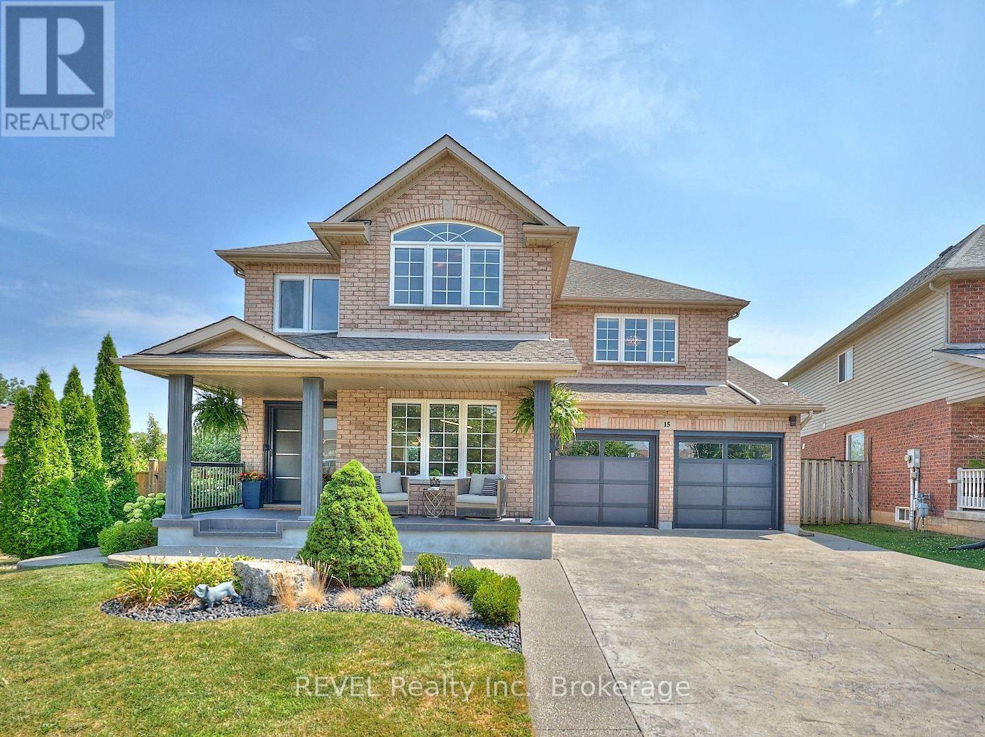 15 Fosh Court, St. Catharines (Rykert/Vansickle), ON - Outdoor With Deck Patio Veranda With Facade