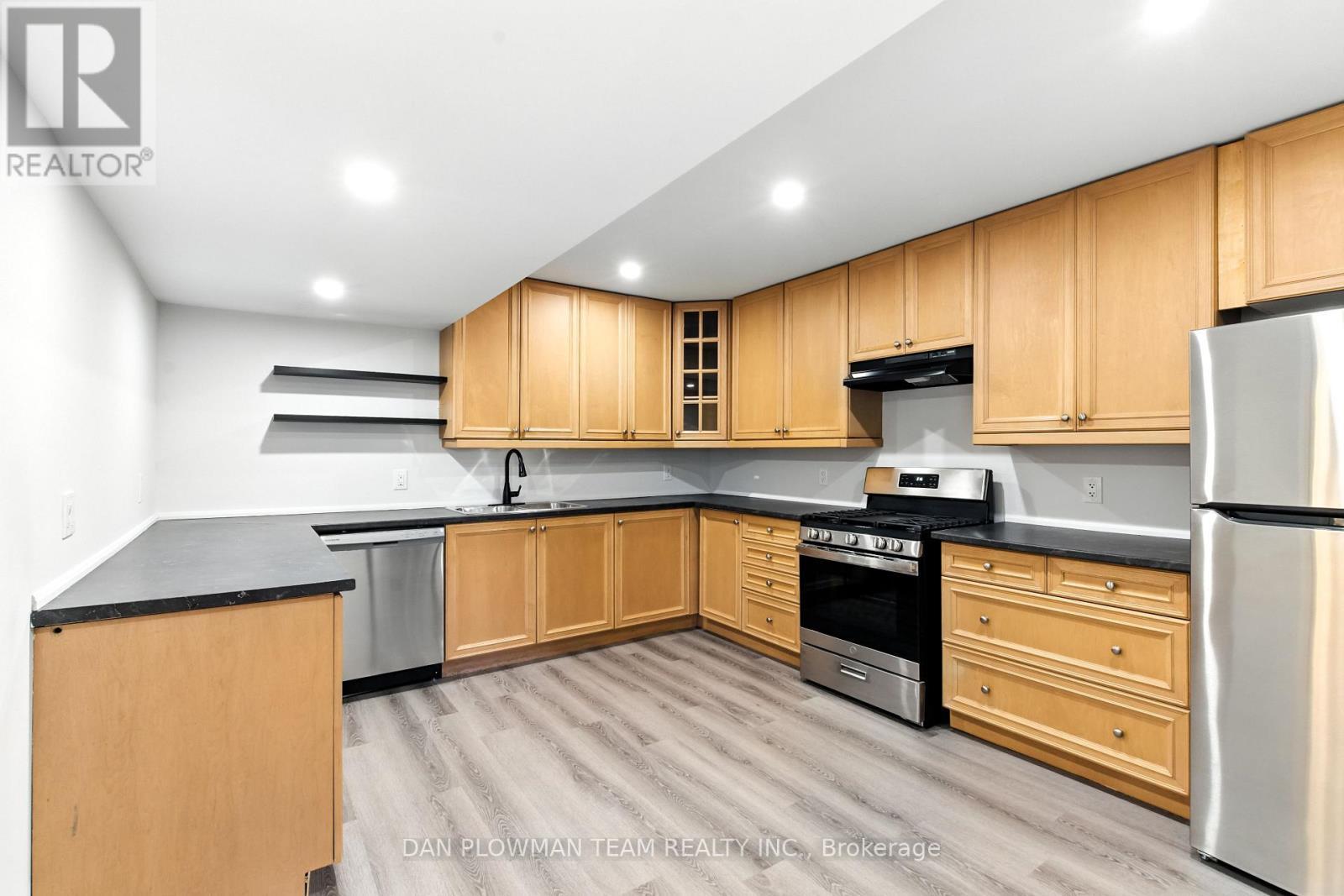 83 Sherwood Road E, Ajax, ON - Indoor Photo Showing Kitchen