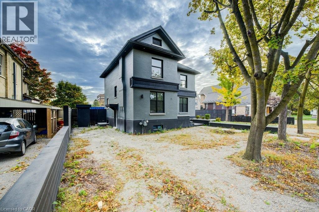 67 Grand Avenue N, Cambridge, ON