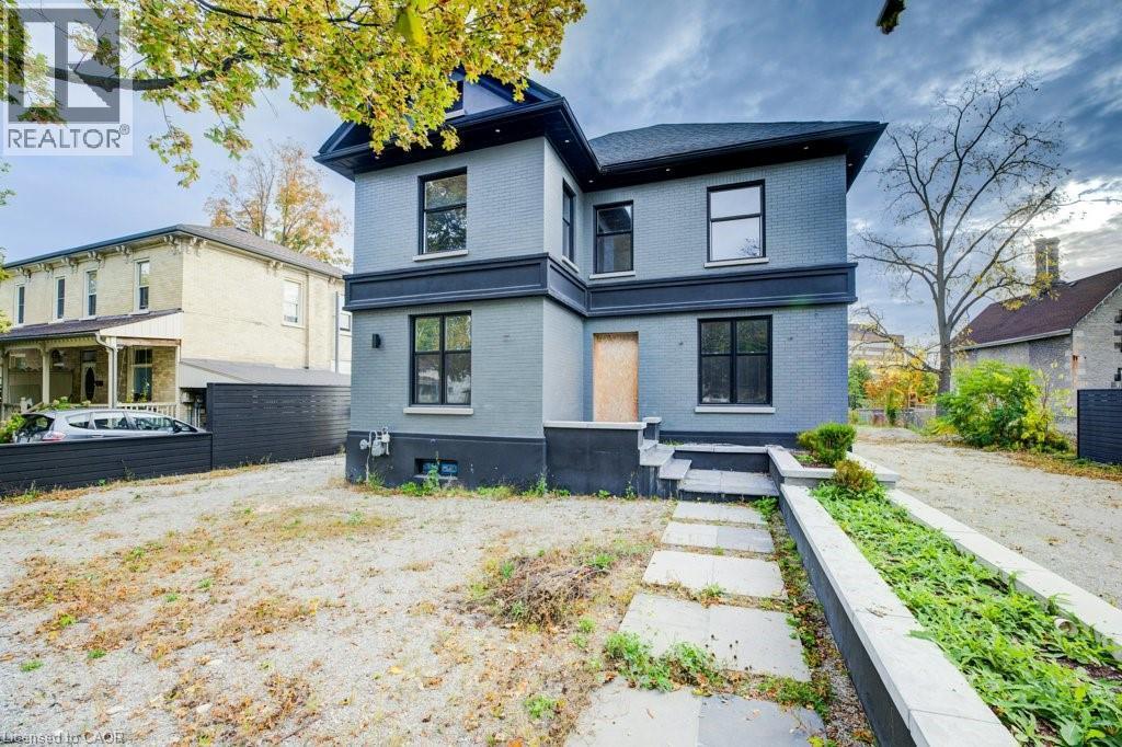 67 Grand Avenue N, Cambridge, ON