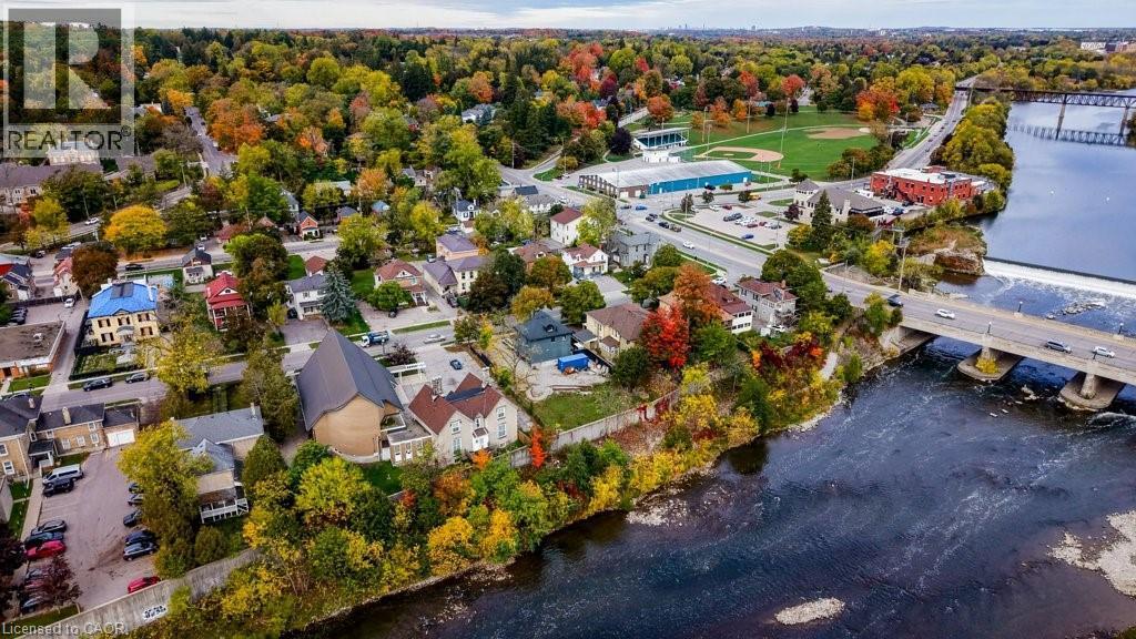 67 Grand Avenue N, Cambridge, ON