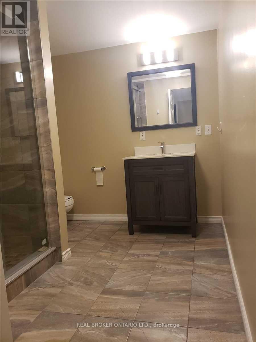 Lower - 4244 Starlight Crescent, Mississauga, ON - Indoor Photo Showing Bathroom