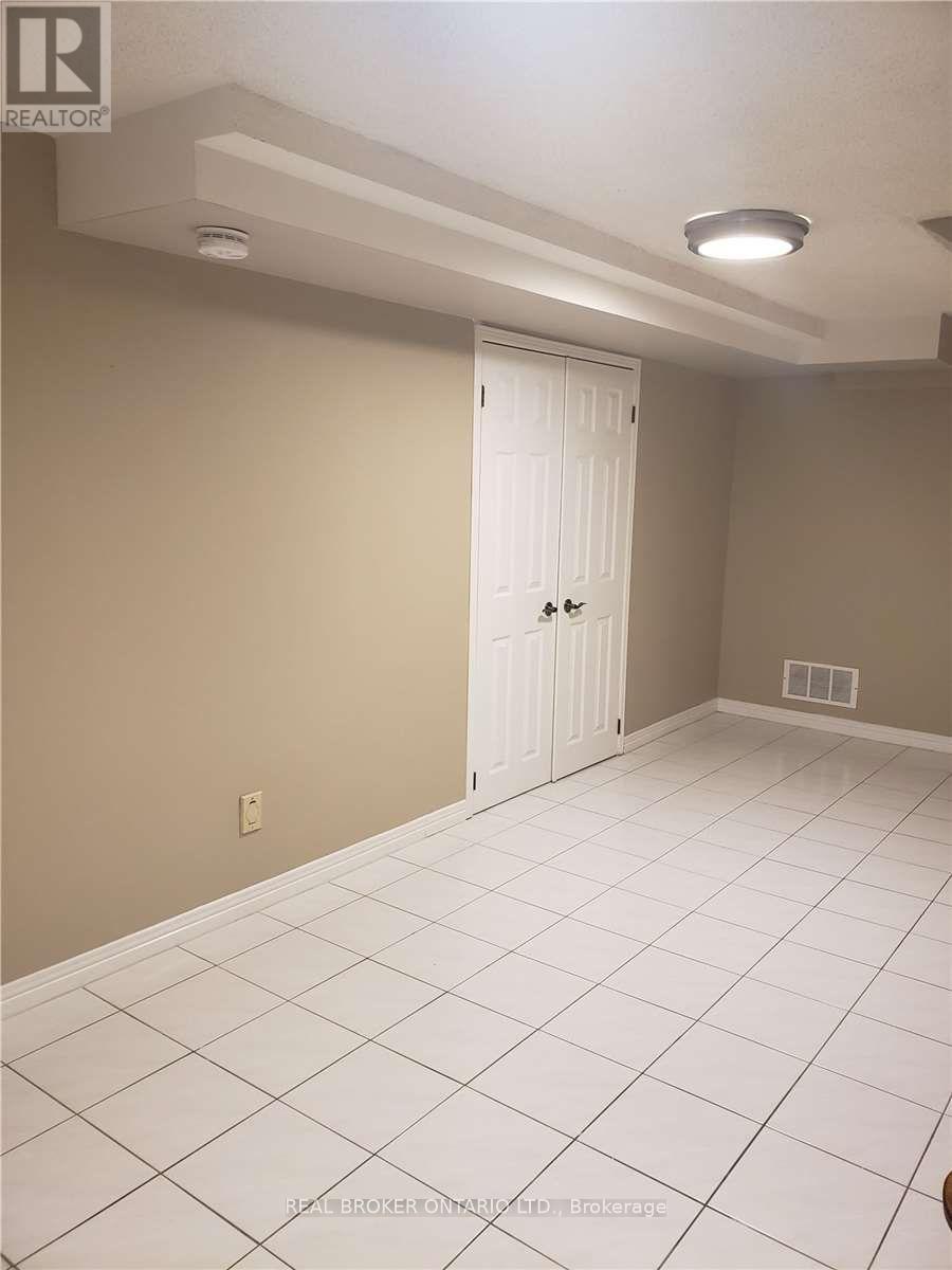 Lower - 4244 Starlight Crescent, Mississauga, ON - Indoor Photo Showing Other Room