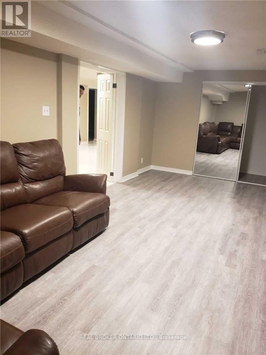 Lower - 4244 Starlight Crescent, Mississauga, ON - Indoor Photo Showing Other Room