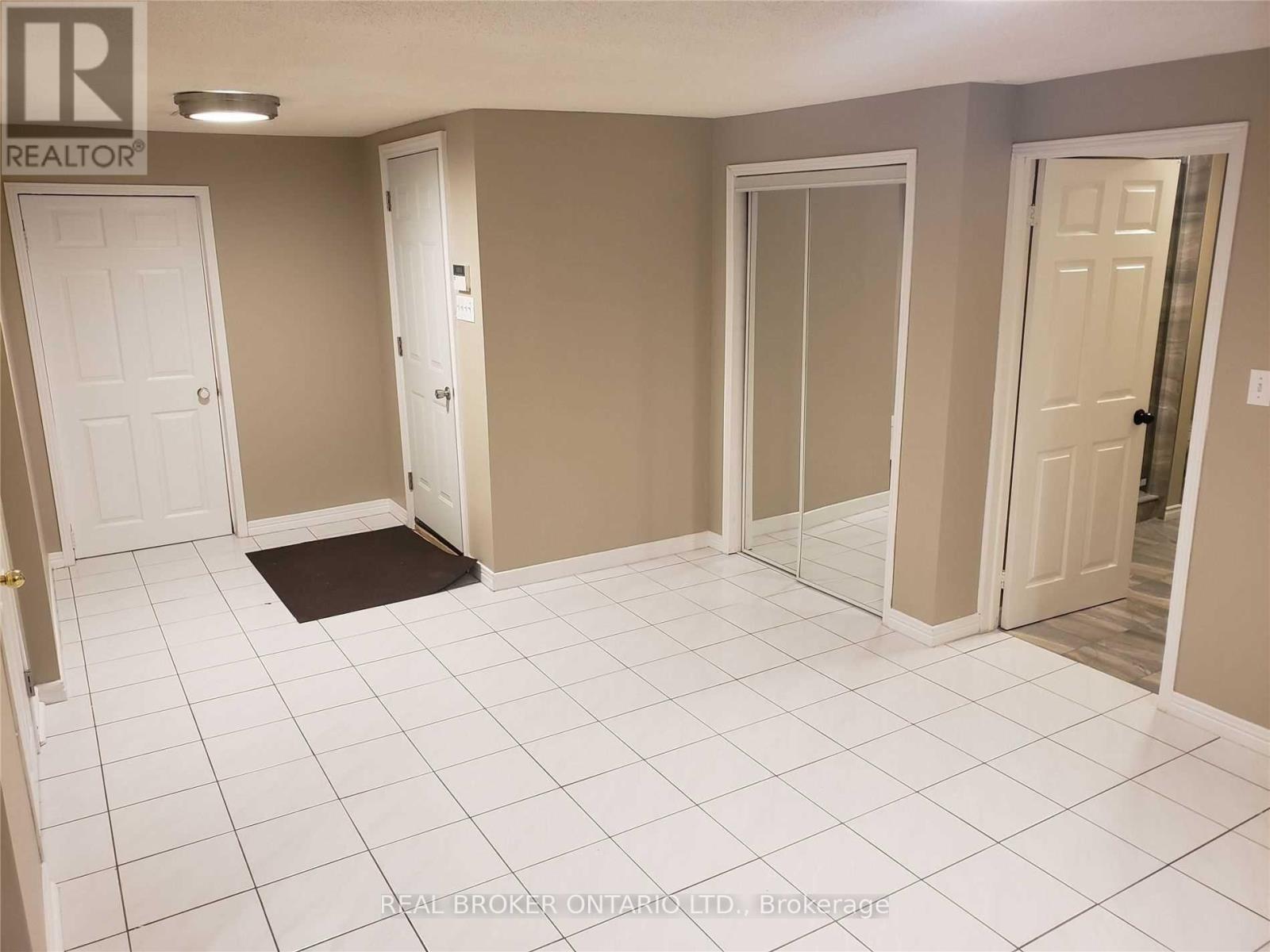 Lower - 4244 Starlight Crescent, Mississauga, ON - Indoor Photo Showing Other Room