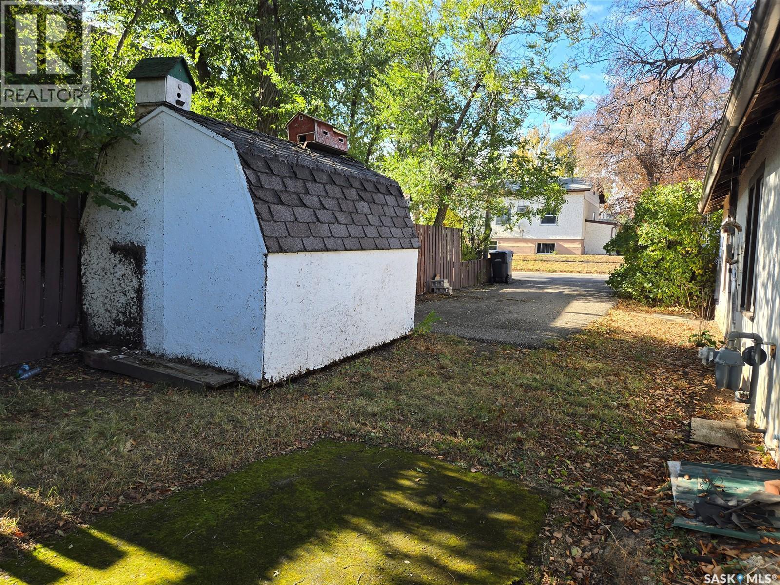 15 10Th Avenue Ne, Swift Current, SK - Outdoor