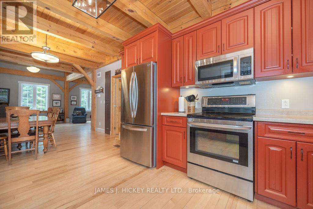 313 Meilleur'S Road, Laurentian Hills, ON - Indoor Photo Showing Kitchen