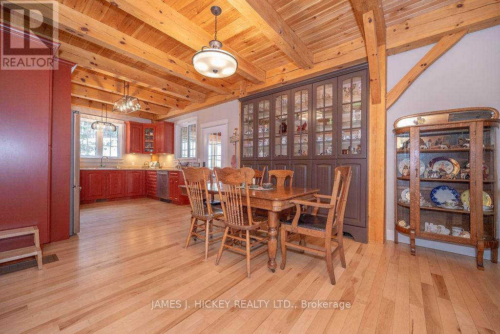 313 Meilleur'S Road, Laurentian Hills, ON - Indoor Photo Showing Dining Room