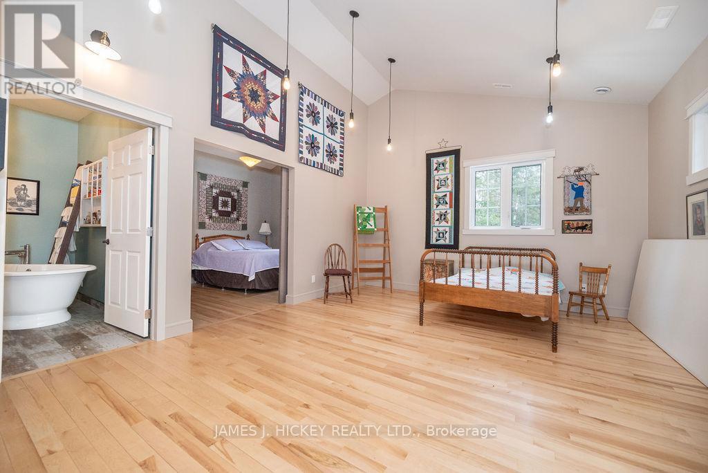 313 Meilleur'S Road, Laurentian Hills, ON - Indoor